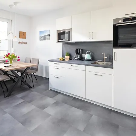 Ney's To Be Apartment